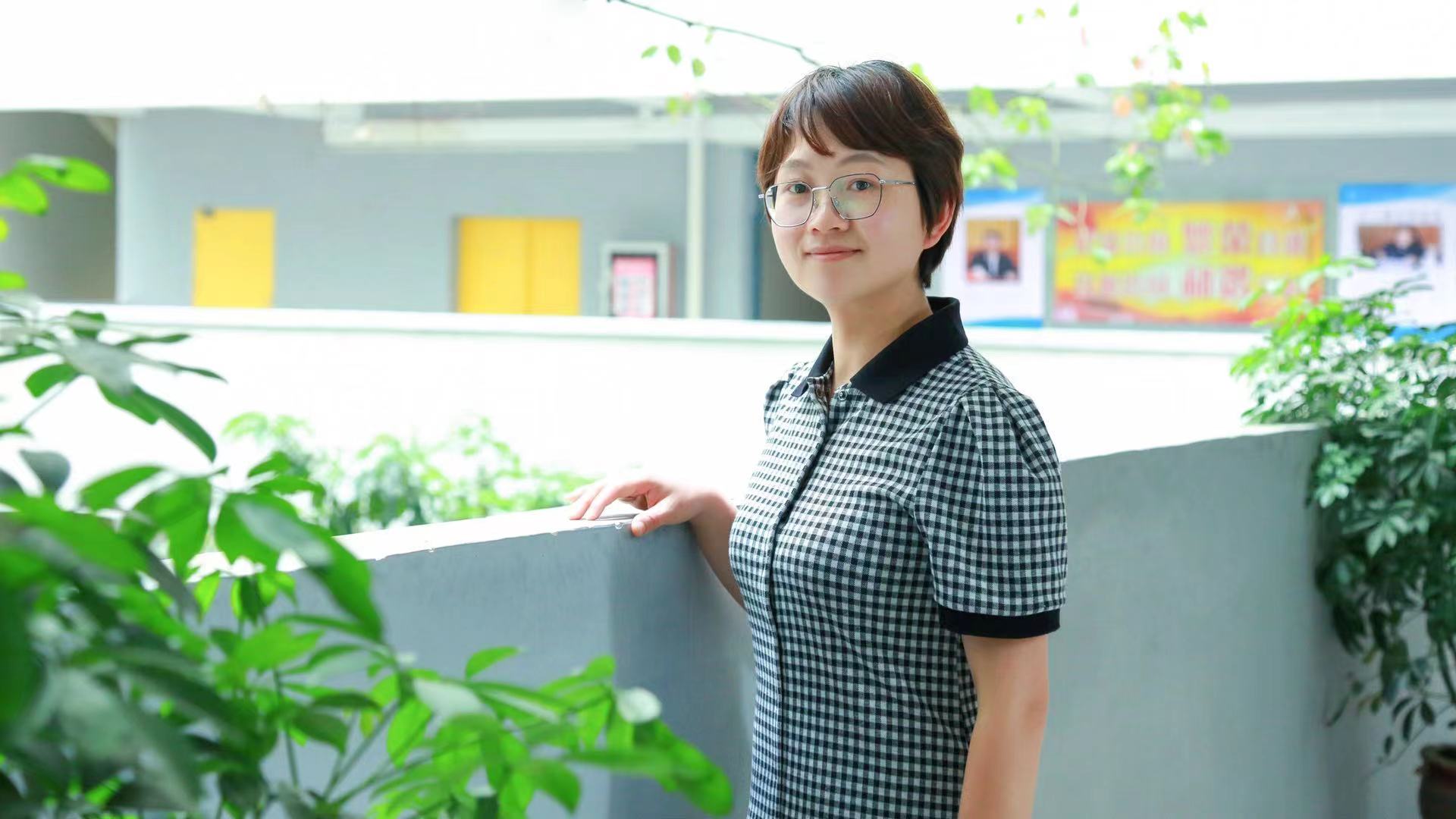 李卓教师个人简介